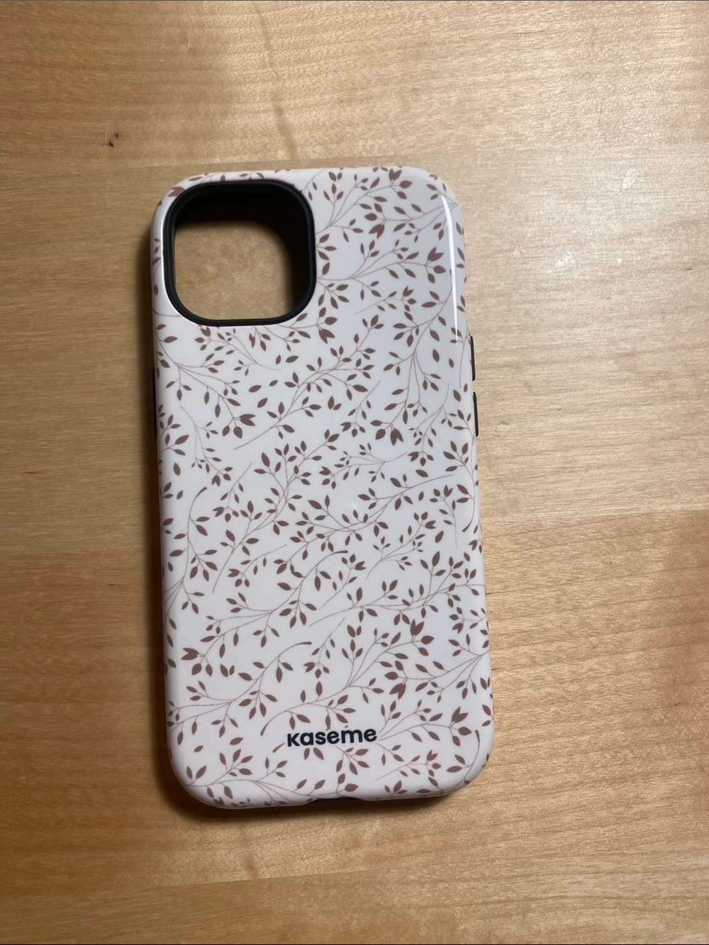 Kaseme White Floral Protective Phone Case - Brown Leaf Pattern iPhone 15